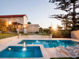 Outdoor-Pool Poolplatten & Umrandung