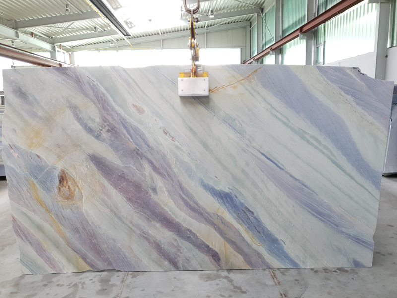 azul imperial poliert in hellem tuerkis blau und blauer wolkung azul-imperial-poliert-in-hellem-tuerkis-blau-und-blauer-wolkung